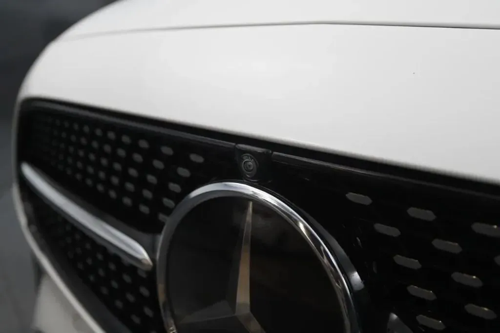 Mercedes-Benz E-Class photo 11