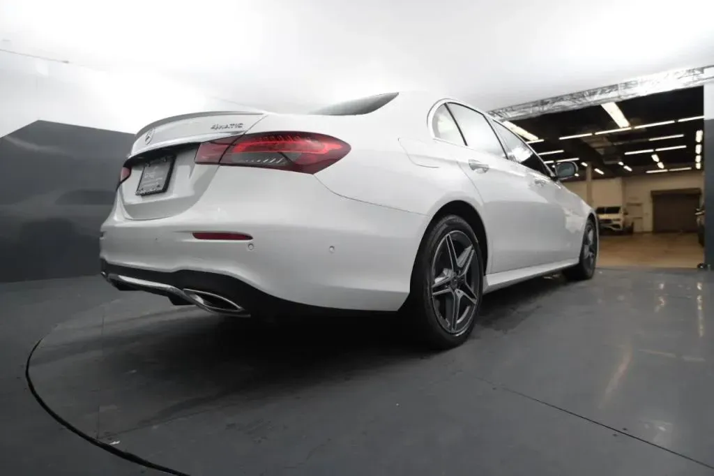 Mercedes-Benz E-Class photo 21