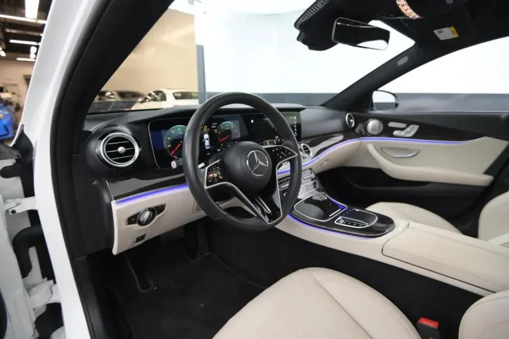 Mercedes-Benz E-Class photo 47