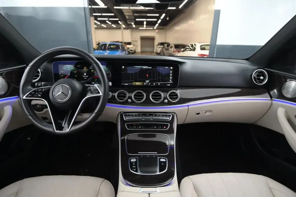Mercedes-Benz E-Class photo 26