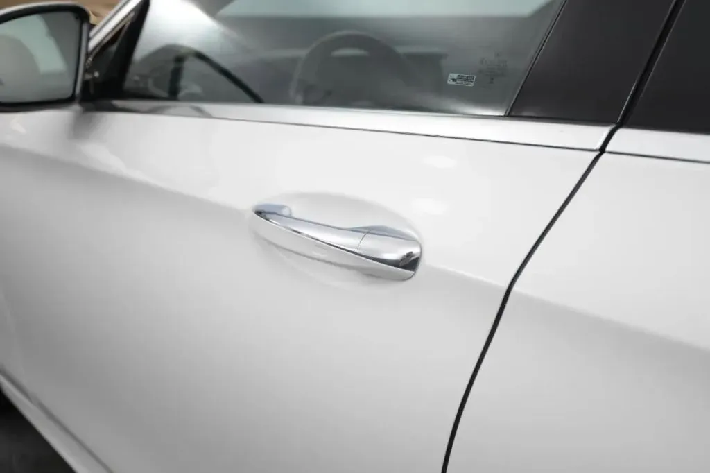 Mercedes-Benz E-Class photo 17