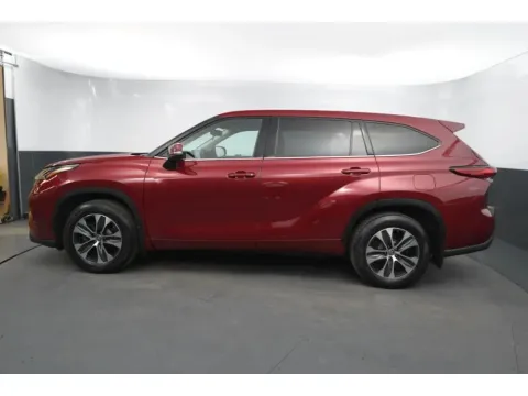 Photos of 2020 Toyota Highlander XLE Sport Utility 4D for sale in Hillside, NJ at Crazy Cars Hillside