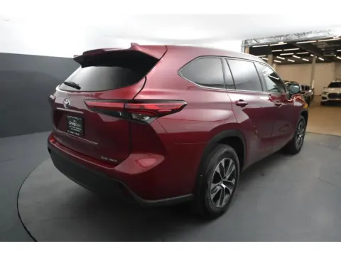 More photos of 2020 Toyota Highlander XLE Sport Utility 4D at Crazy Cars Hillside, NJ