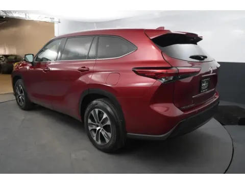 Another view of 2020 Toyota Highlander XLE Sport Utility 4D for sale in Hillside, NJ at Crazy Cars Hillside