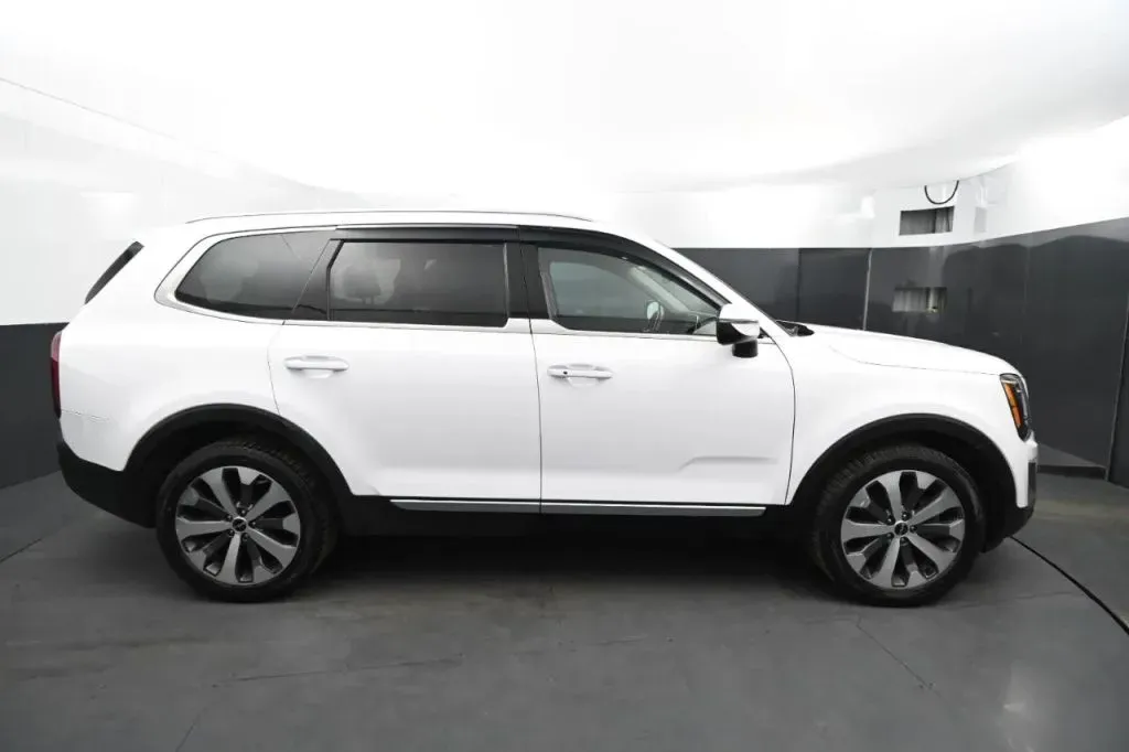 2022 Kia Telluride S - Photo 6