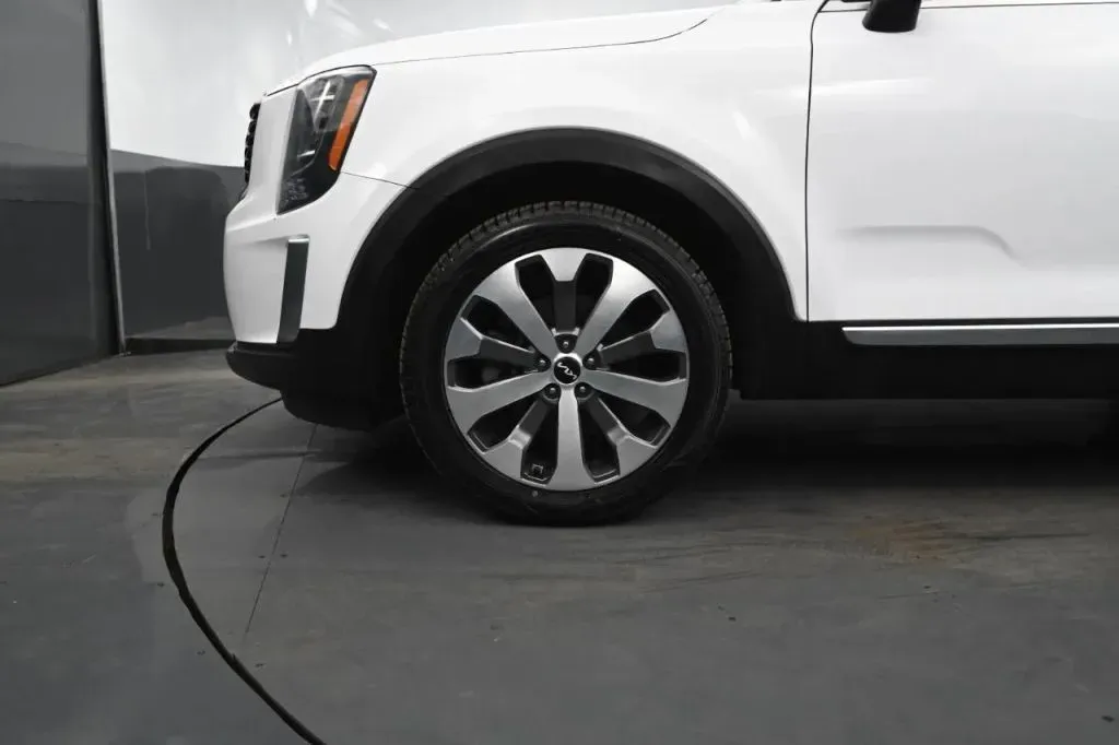 2022 Kia Telluride S - Photo 9