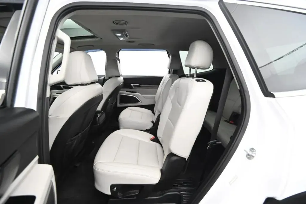 2022 Kia Telluride S - Photo 44