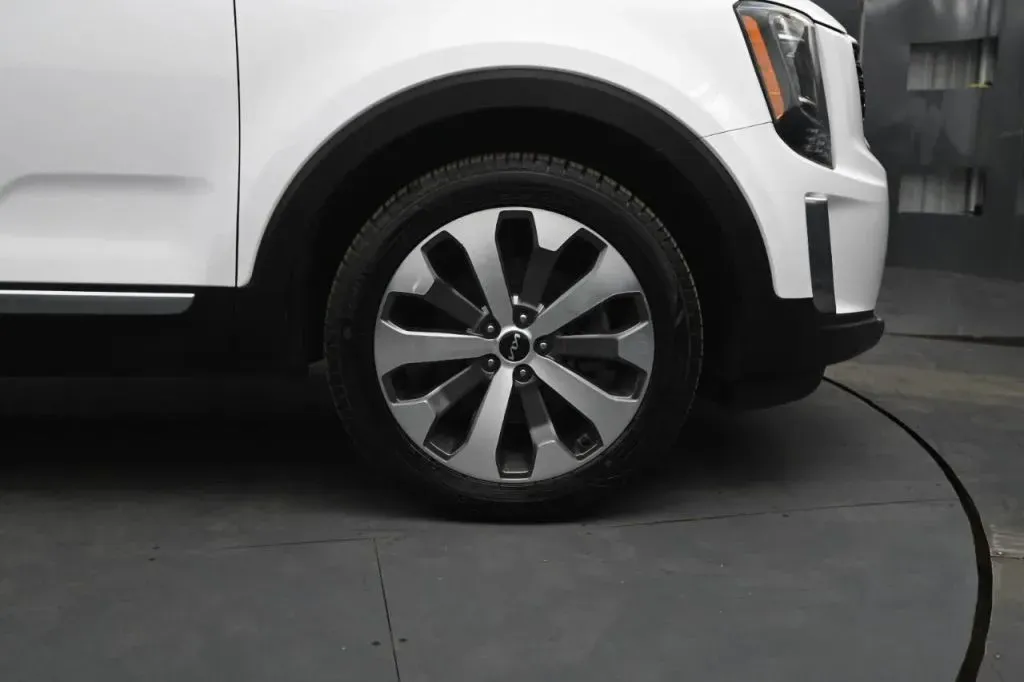 2022 Kia Telluride S - Photo 17