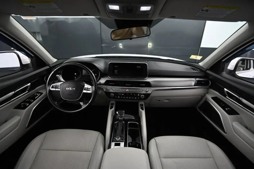 2022 Kia Telluride S - Photo 18