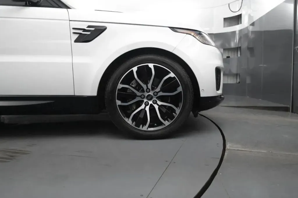Land Rover Range Rover Sport photo 16