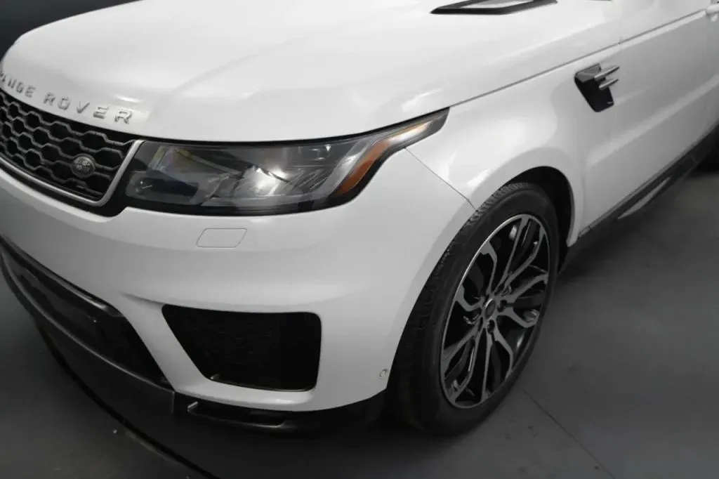 Land Rover Range Rover Sport photo 9