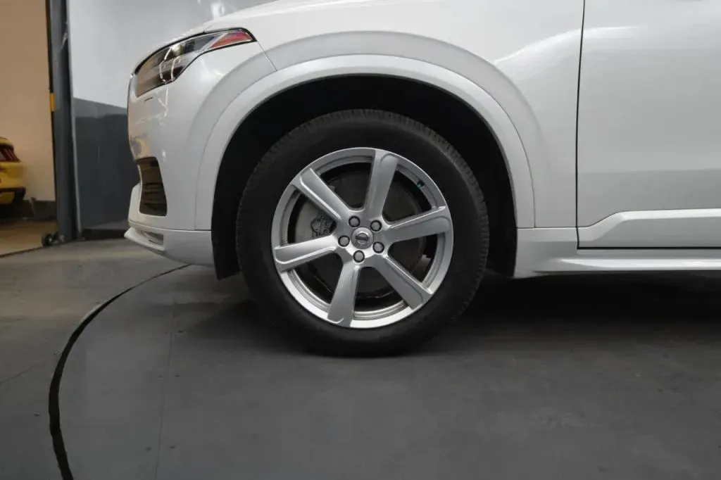 Volvo XC90 photo 9