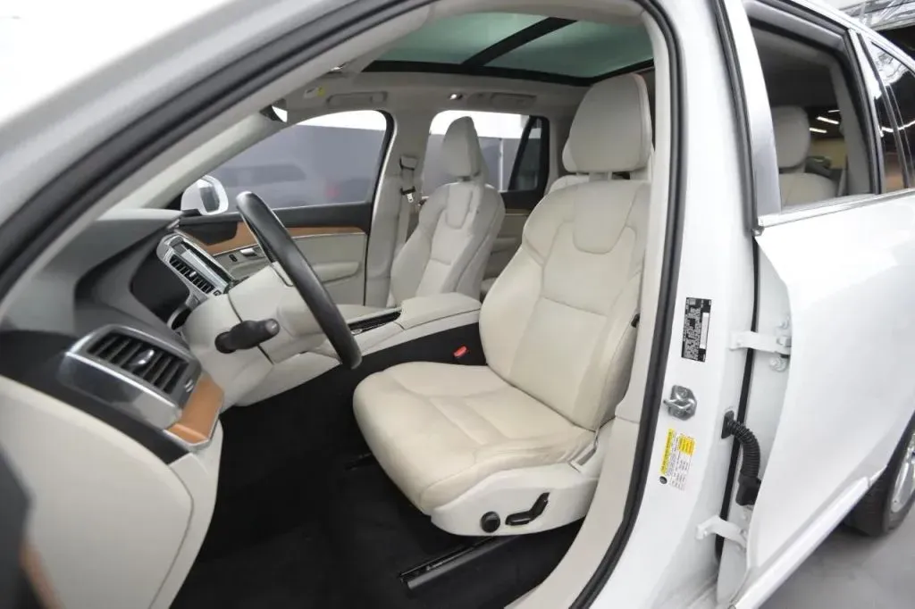 Volvo XC90 photo 41