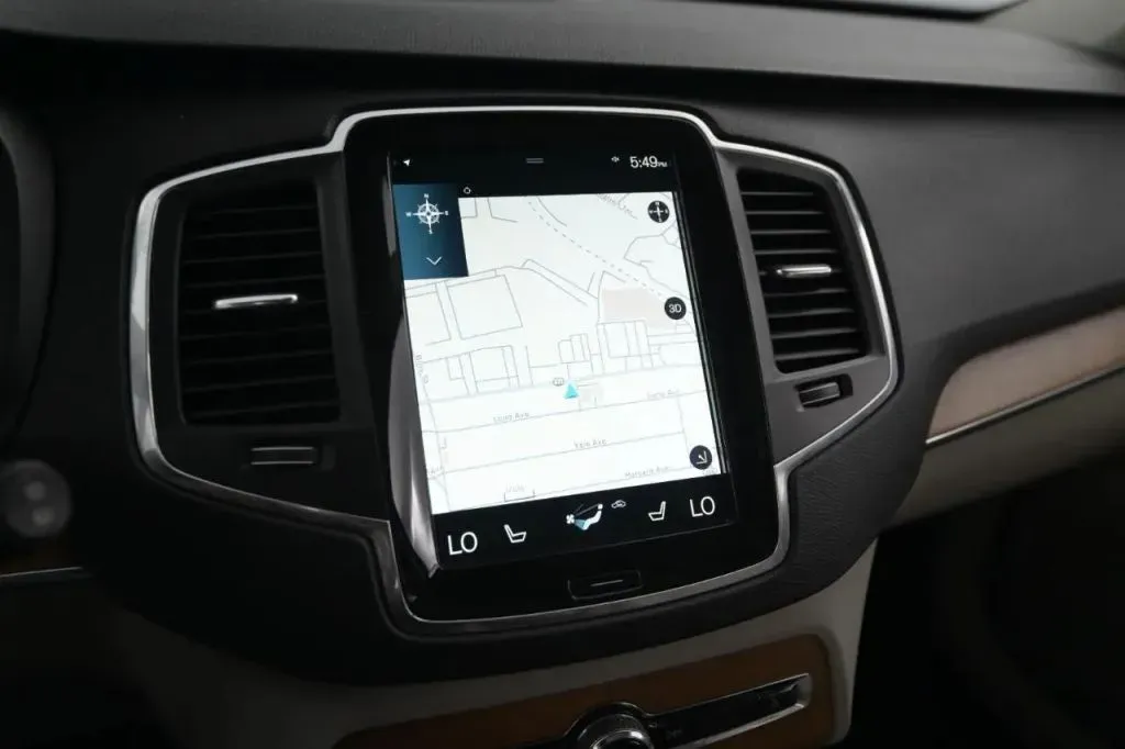 Volvo XC90 photo 24