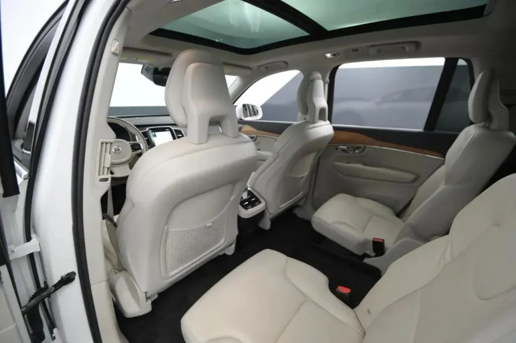 Volvo XC90 photo 45