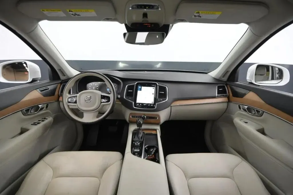 Volvo XC90 photo 31
