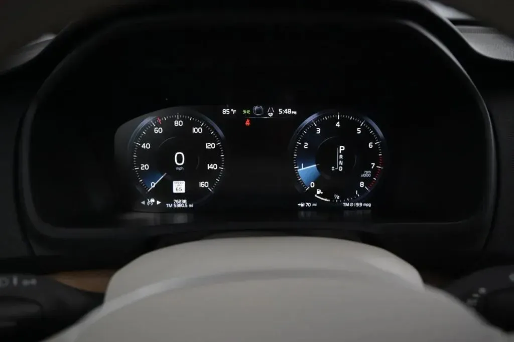 Volvo XC90 photo 21