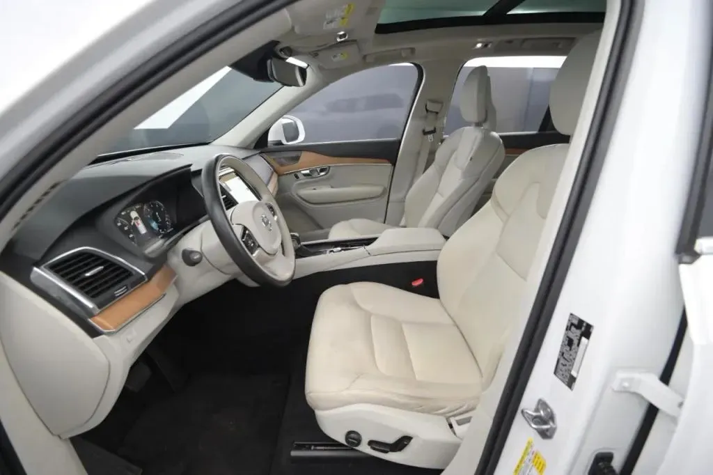 Volvo XC90 photo 39