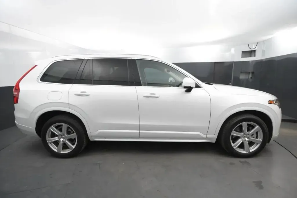 Volvo XC90 photo 5