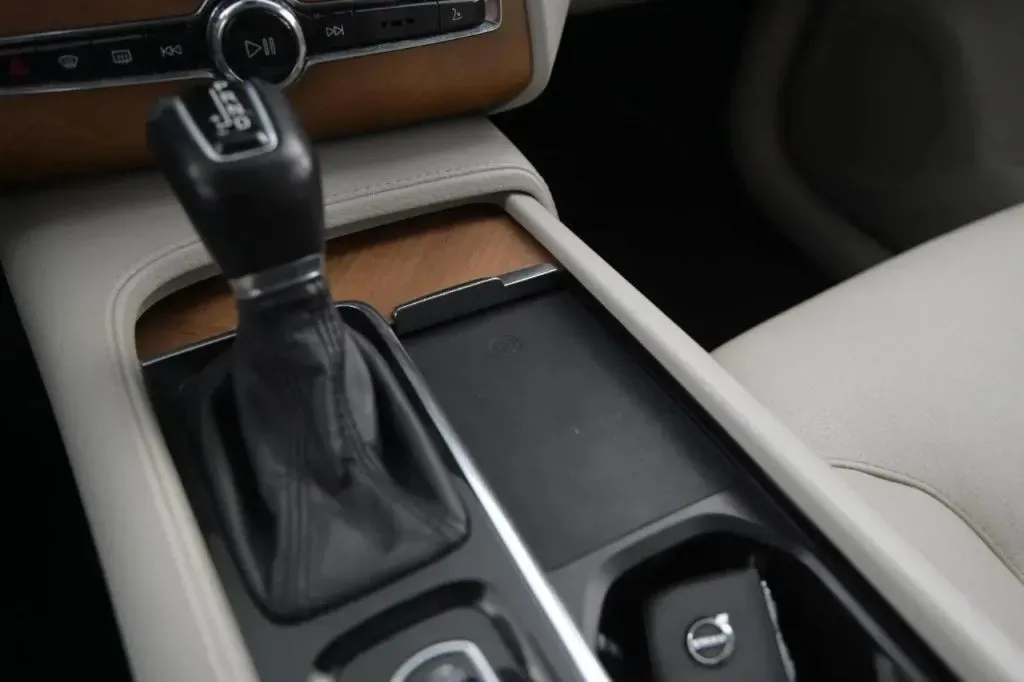 Volvo XC90 photo 27