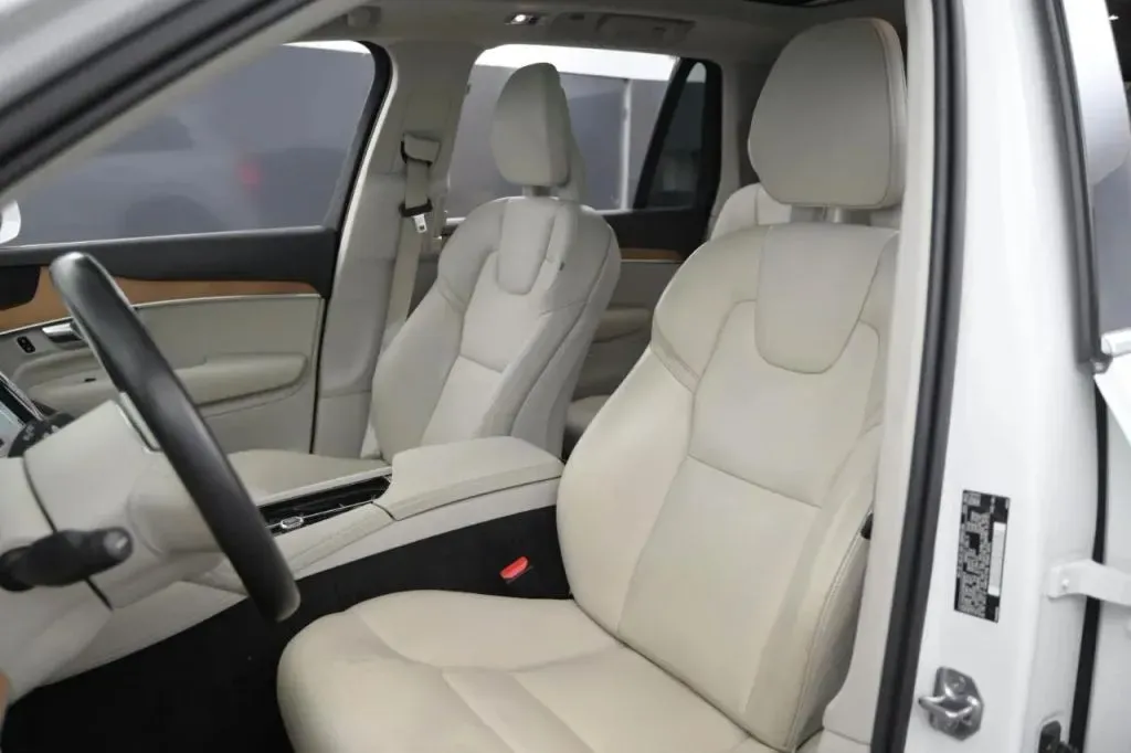 Volvo XC90 photo 42