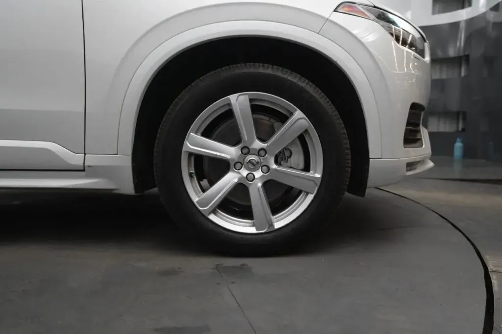 Volvo XC90 photo 18