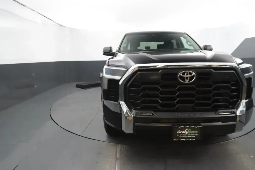 Toyota Tundra photo 9