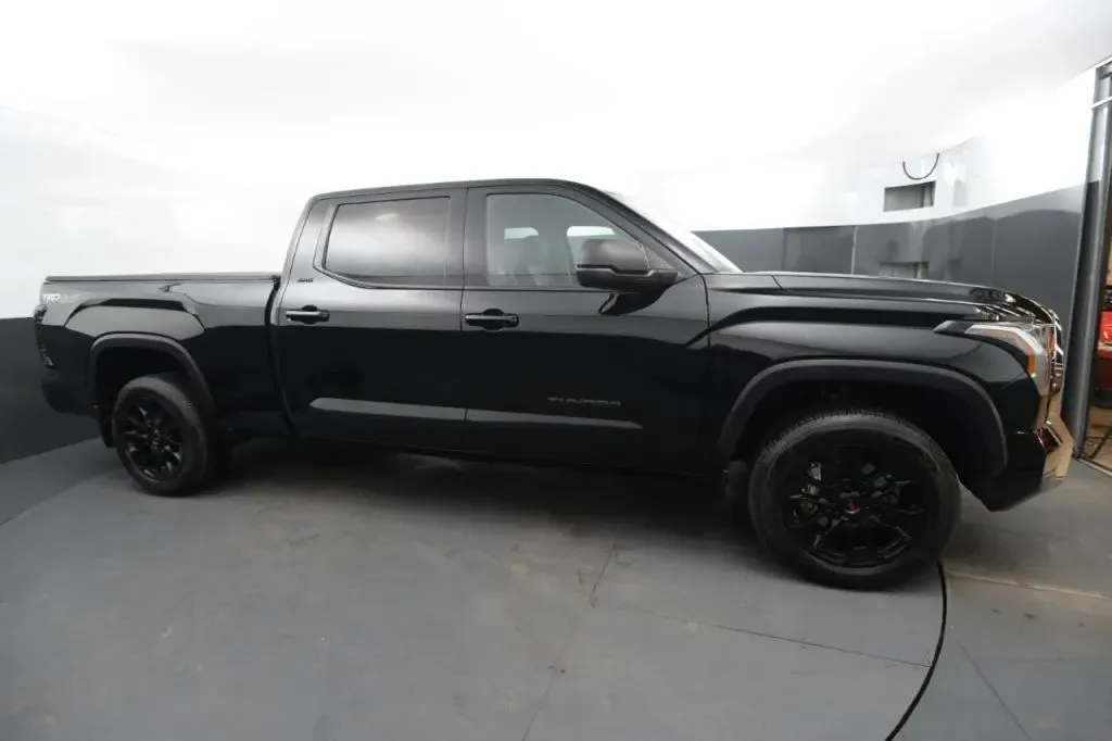 Toyota Tundra photo 6