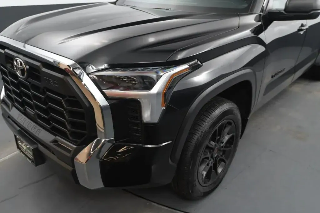 Toyota Tundra photo 10