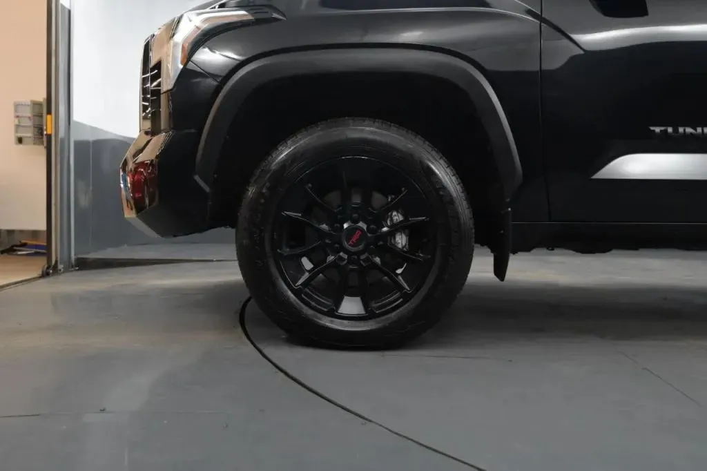 Toyota Tundra photo 11