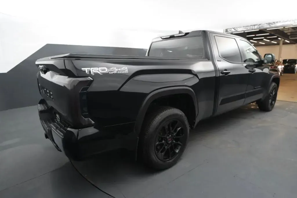 Toyota Tundra photo 5