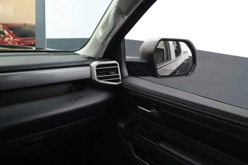 Toyota Tundra photo 35