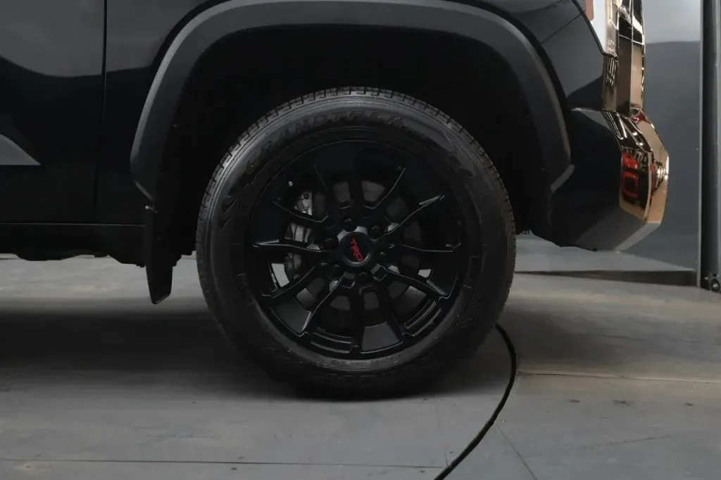 Toyota Tundra photo 23