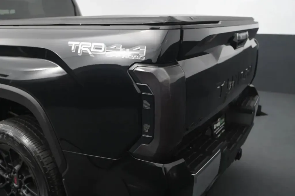 Toyota Tundra photo 19