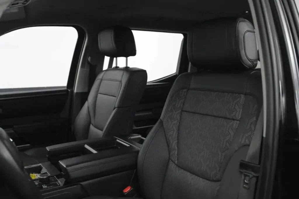Toyota Tundra photo 45