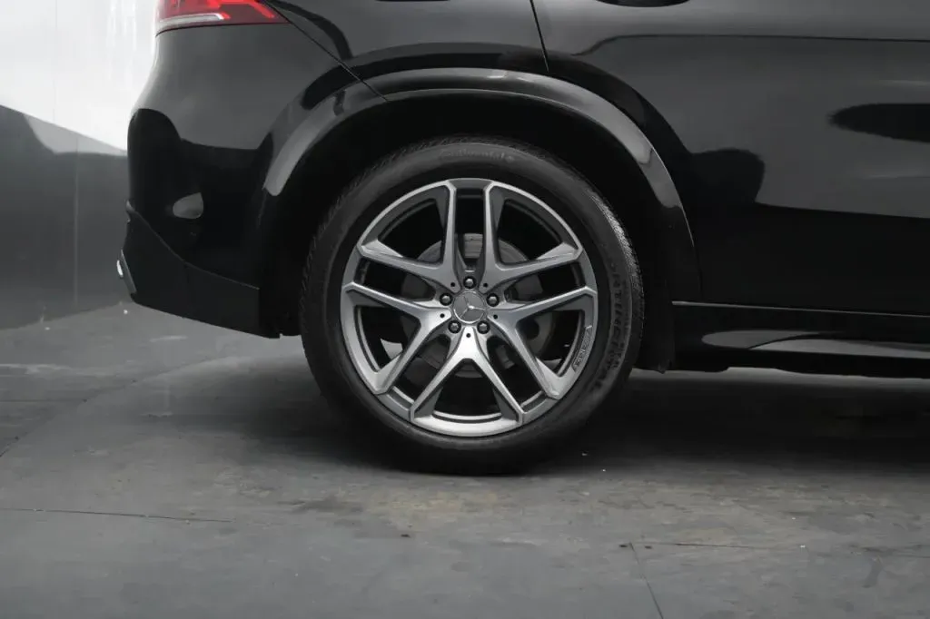 Mercedes-Benz GLE photo 21