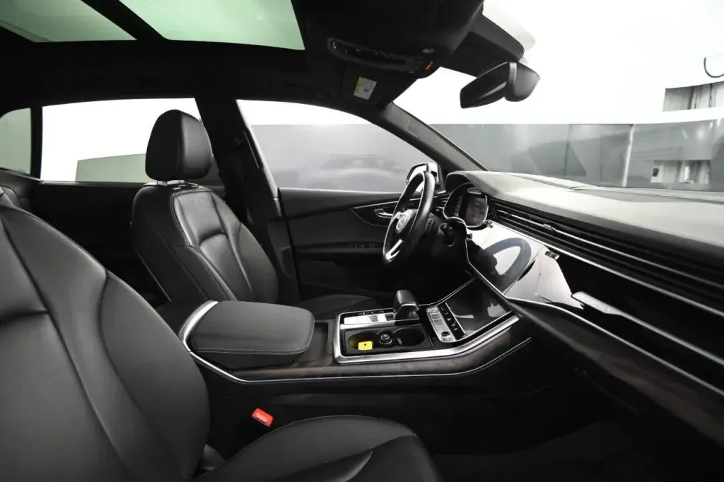 Audi Q8 photo 46