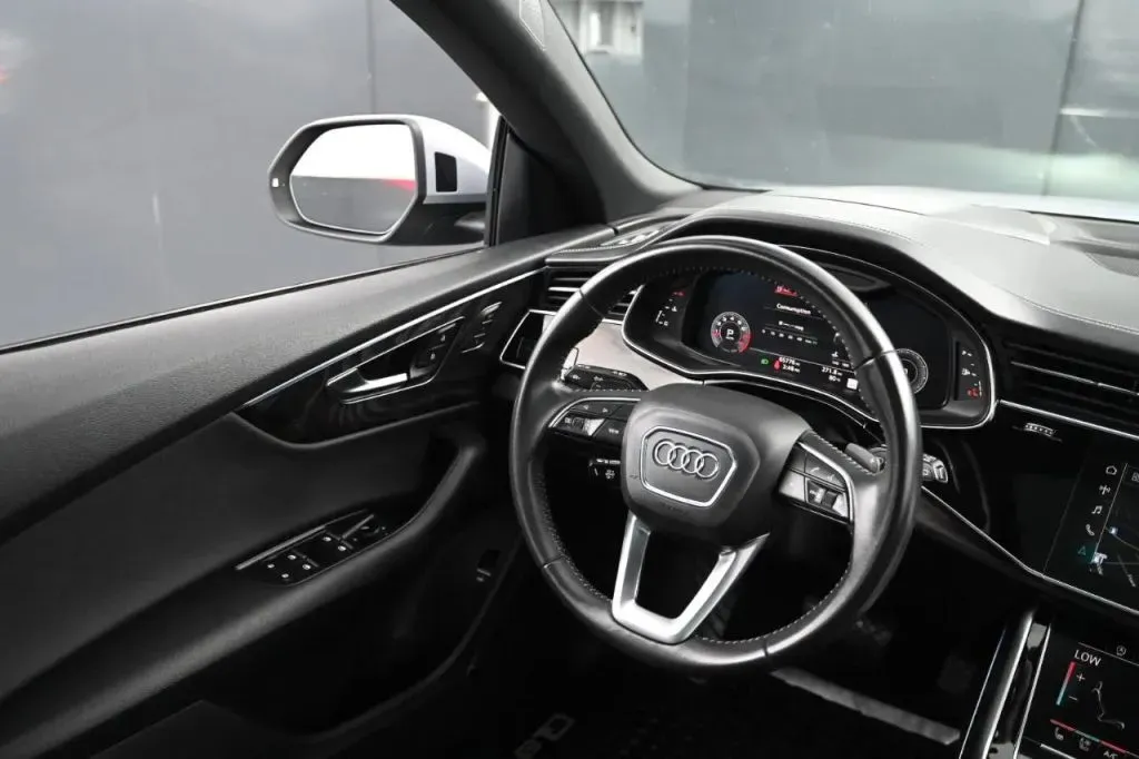 Audi Q8 photo 23