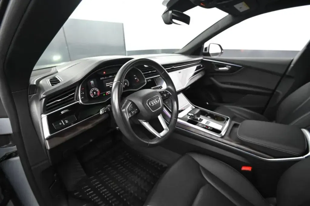 Audi Q8 photo 38