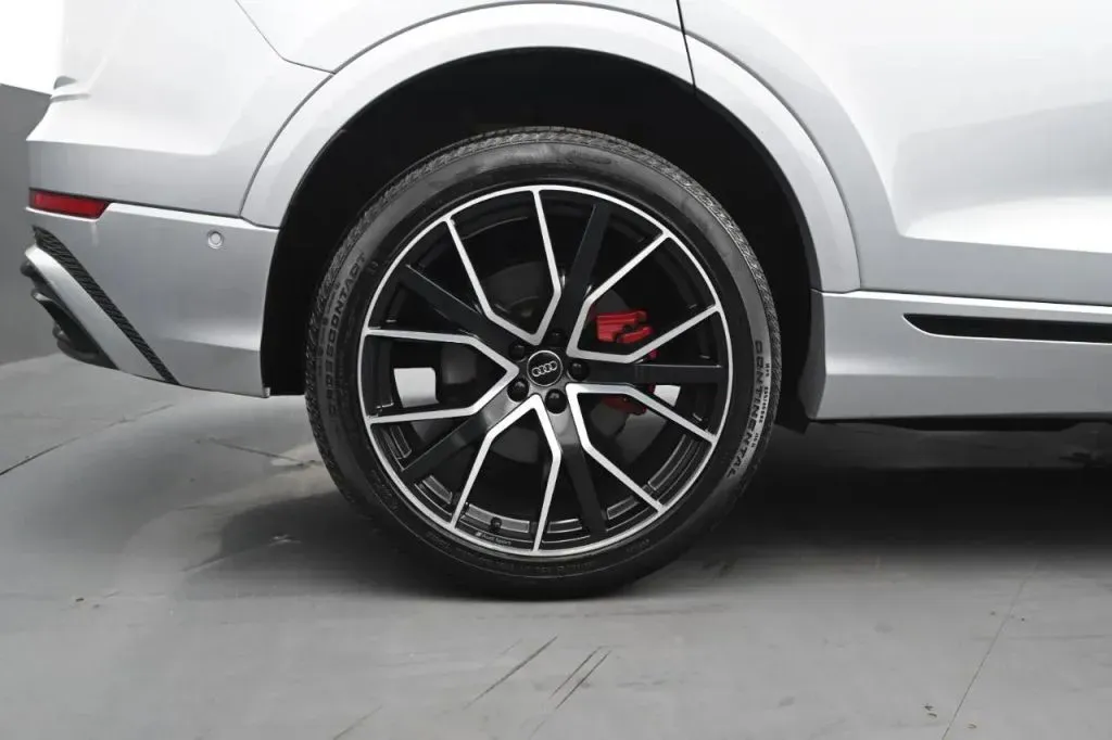 Audi Q8 photo 16