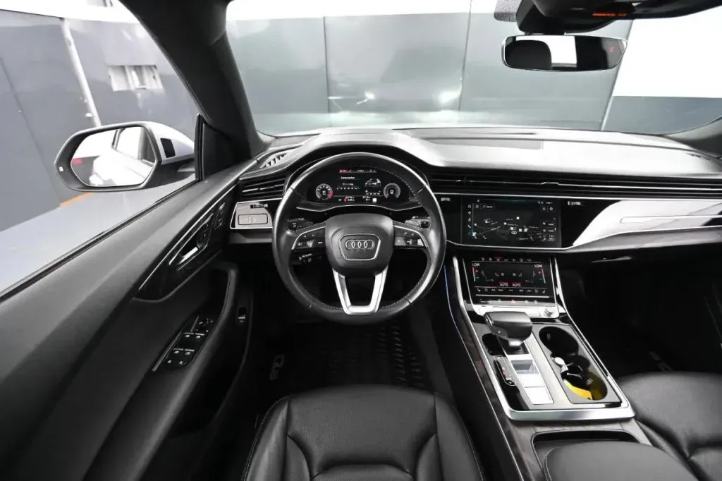 Audi Q8 photo 25