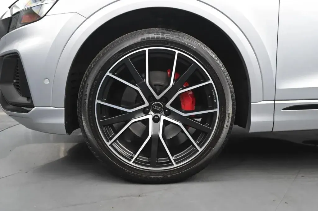 Audi Q8 photo 10