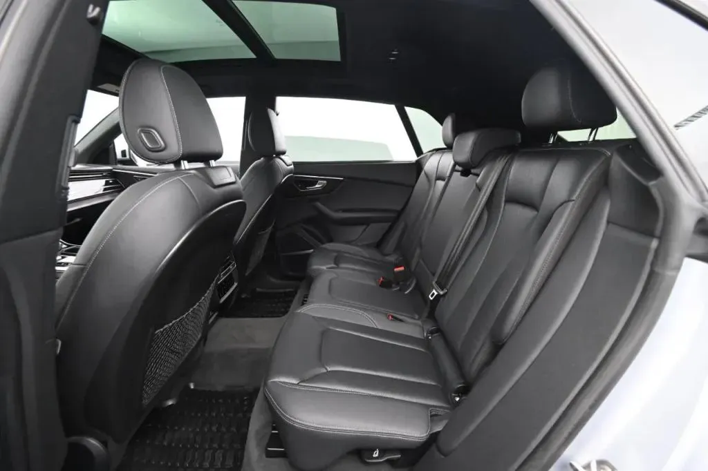 Audi Q8 photo 42