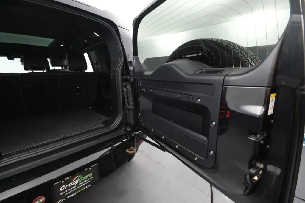 Land Rover Defender photo 47