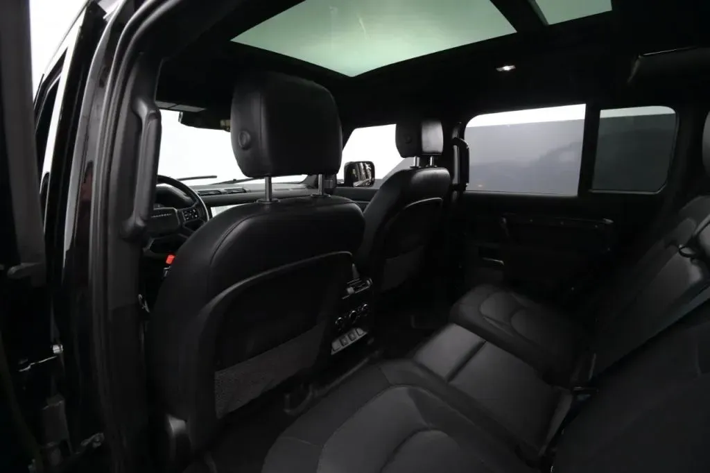 Land Rover Defender photo 43