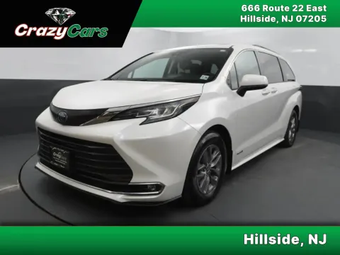 White 2021 Toyota Sienna XLE Minivan 4D for sale in Hillside, NJ