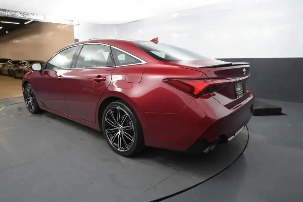 Toyota Avalon photo 3
