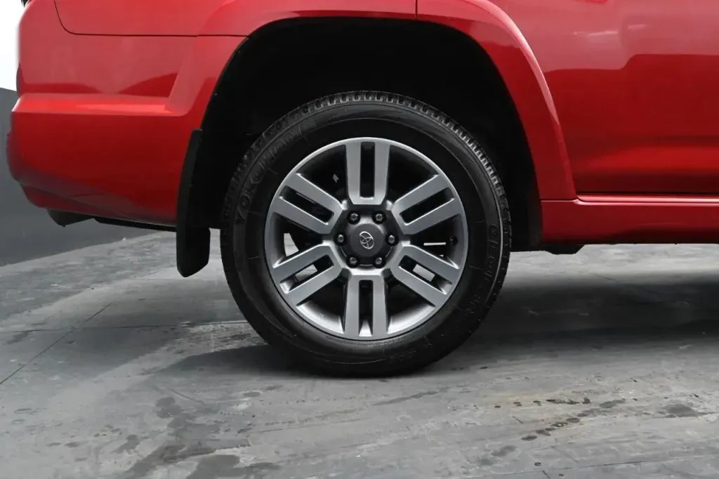 Toyota 4Runner photo 18