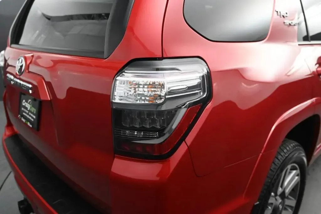 Toyota 4Runner photo 17