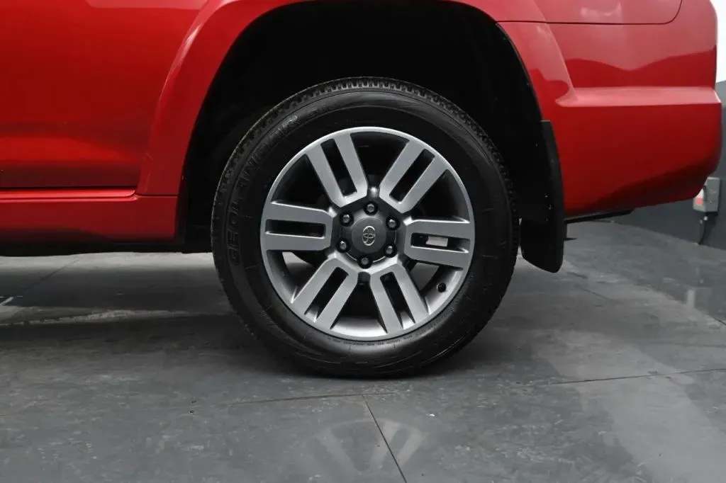 Toyota 4Runner photo 11